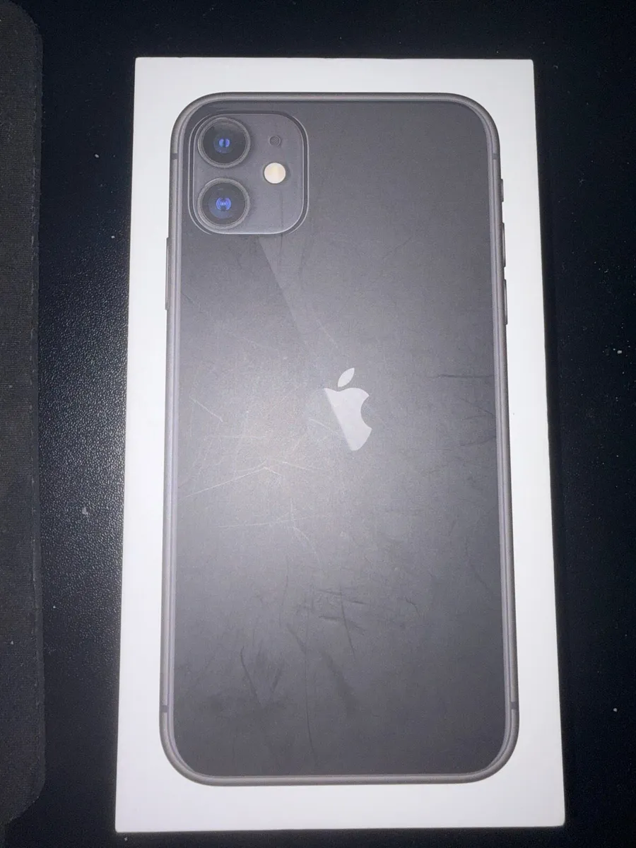 iPhone 11 - Image 1
