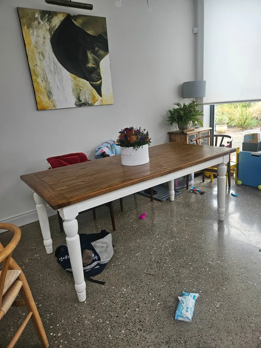Dinning/kitchen table - Image 1