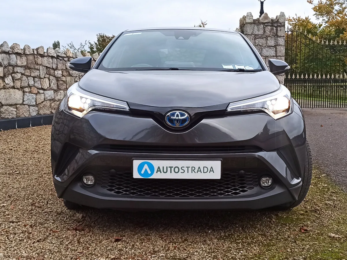 191 Toyota C-HR Sport Edition Hybrid - Image 2