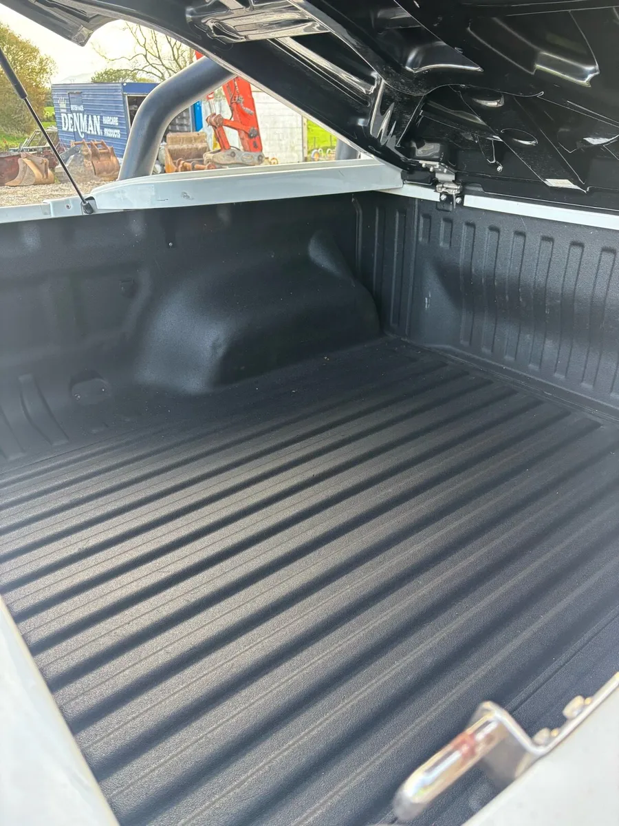 Vw Amarok (Atacama edition) - Image 4