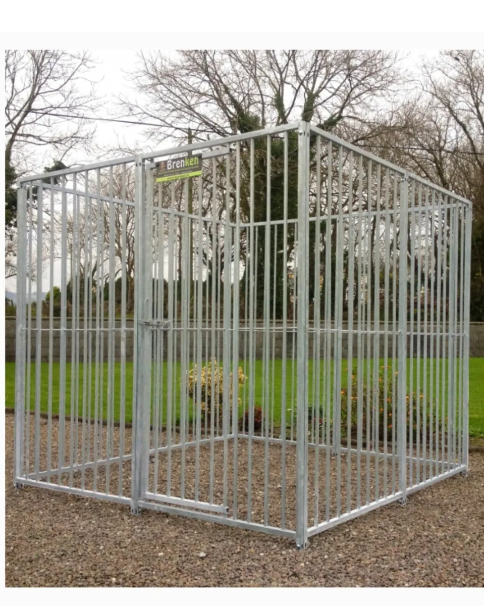 Dog pen - Image 1