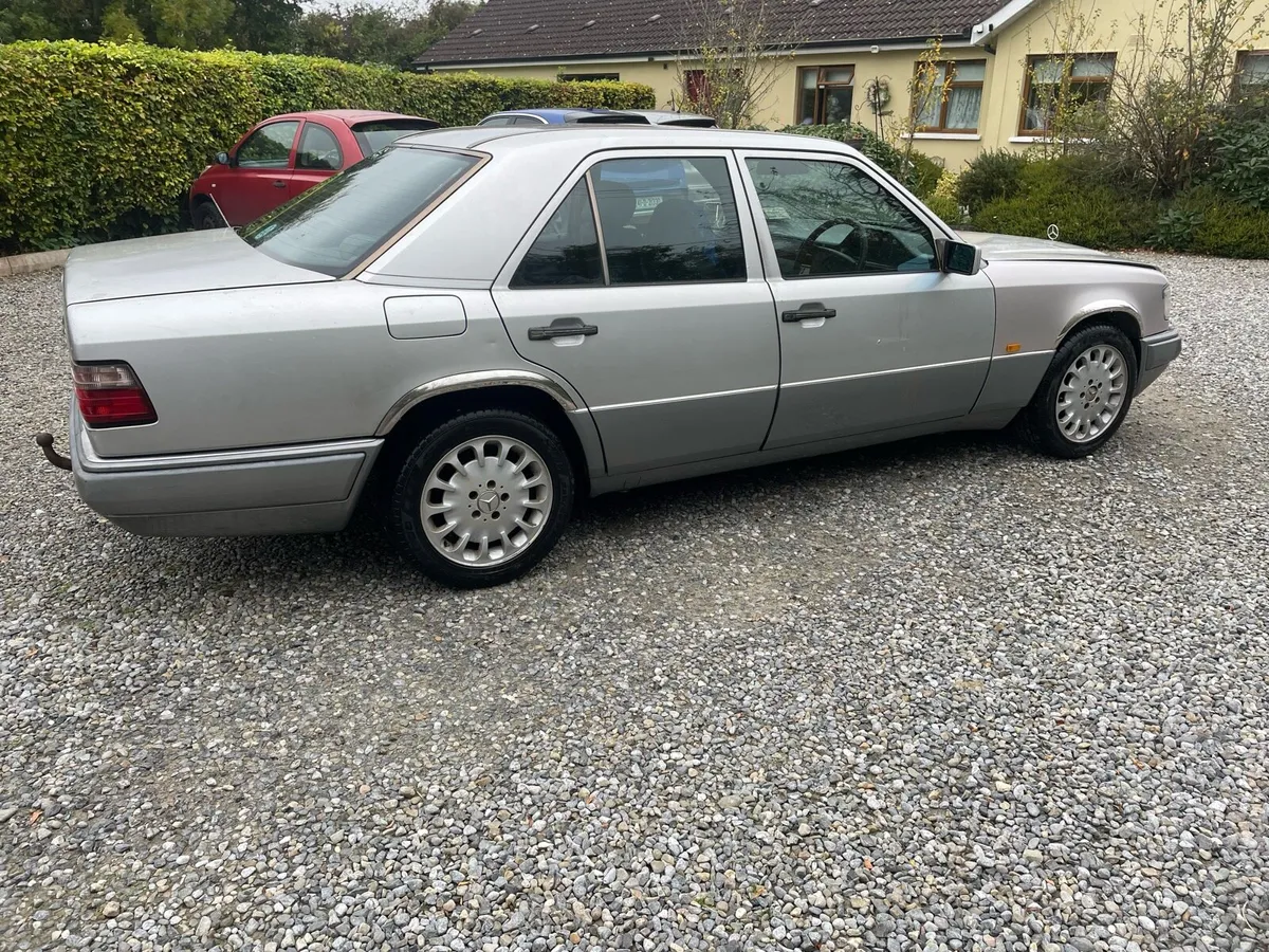 W124-2.0 Mercedes - Image 2