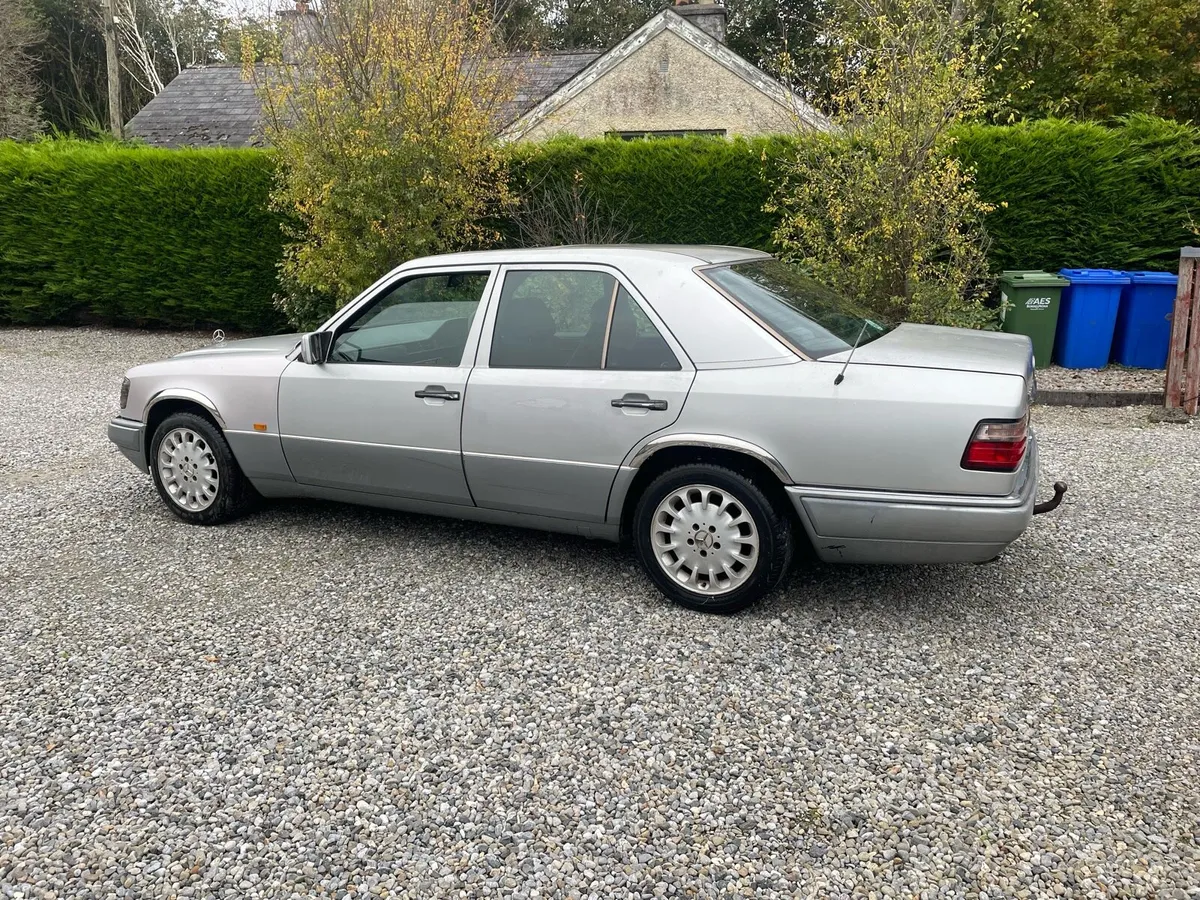 W124-2.0 Mercedes - Image 3