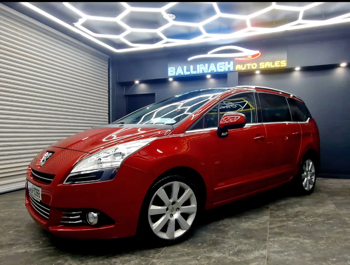 PEUGEOT 5008 7 SEATER - Image 2