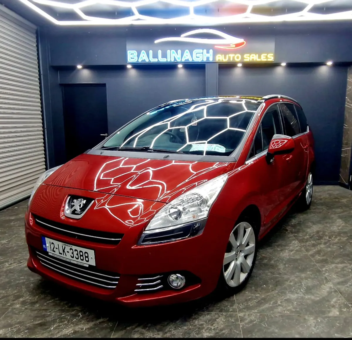 PEUGEOT 5008 7 SEATER - Image 3