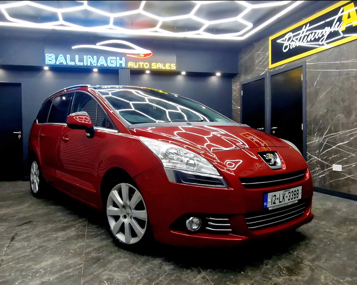 PEUGEOT 5008 7 SEATER - Image 4
