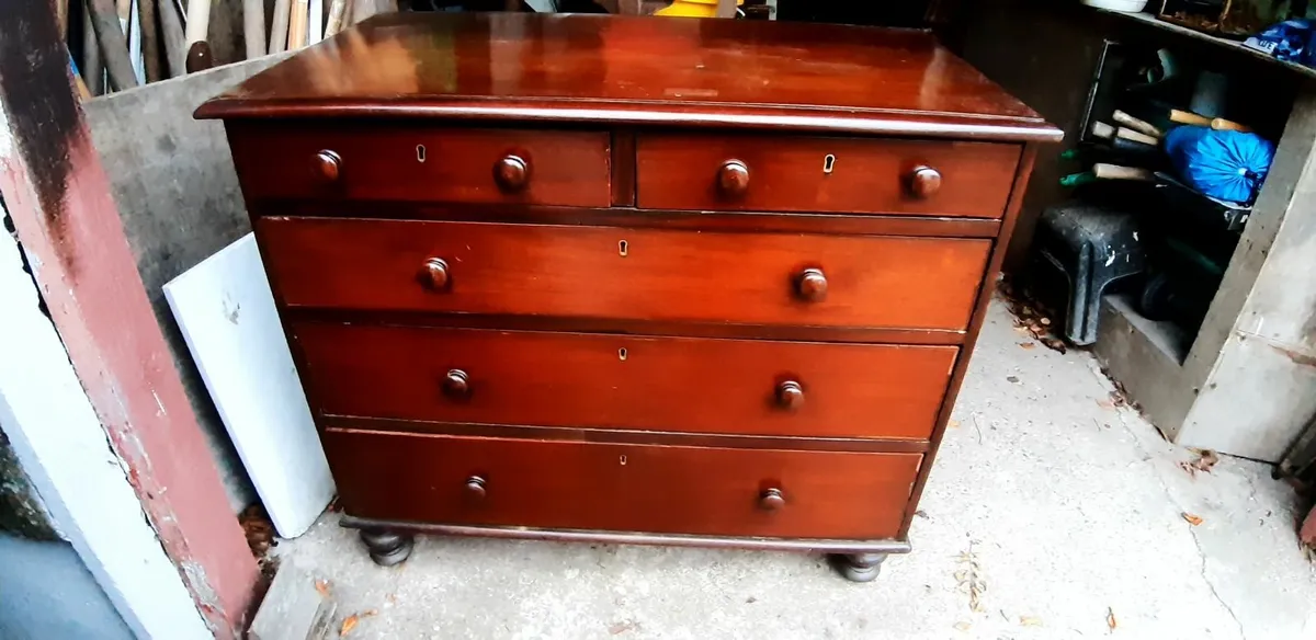Mahogany chest of drawers - Image 2