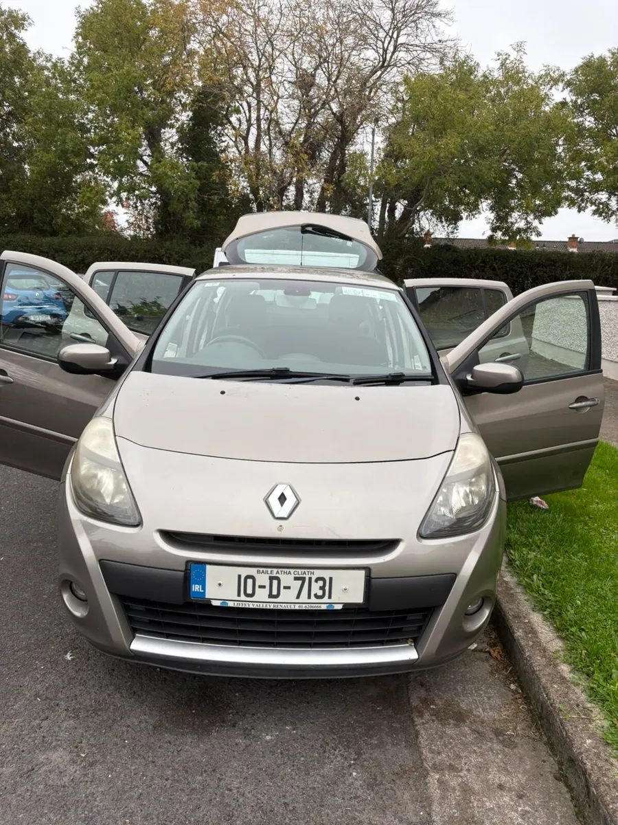 Renault Clio 1.1 petrol LOW KMS - Image 1