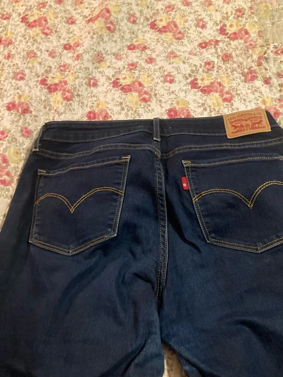 Levi Jeans - Image 2