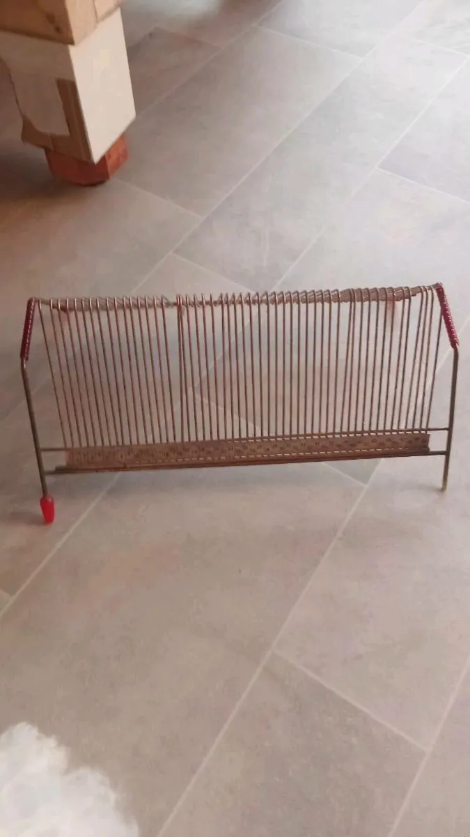 Vintage record single rack - Image 1