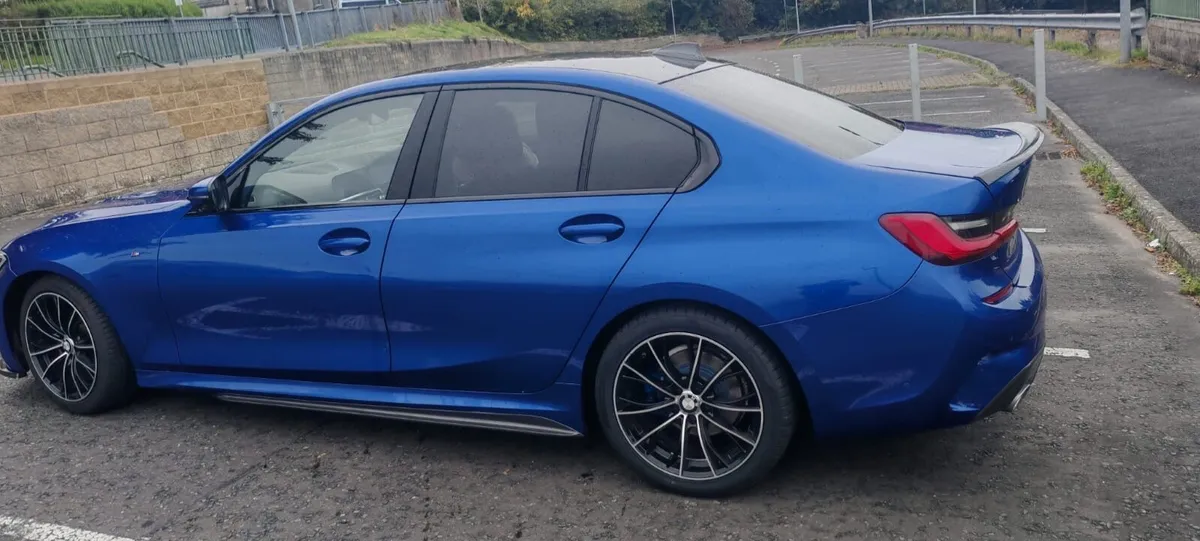 BMW 3-Series 2019 - Image 4