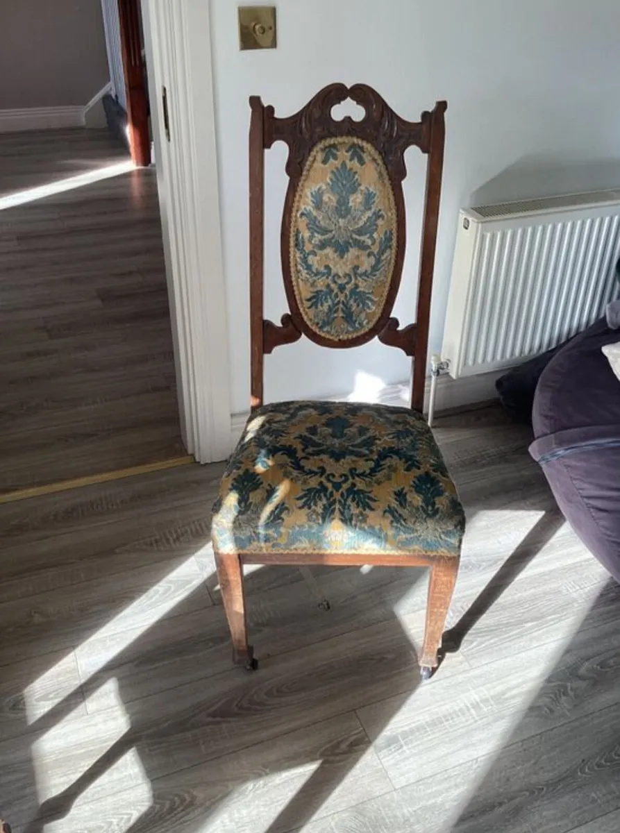 Antique 3-Piece Victorian Parlour Set  Chaise Long - Image 2