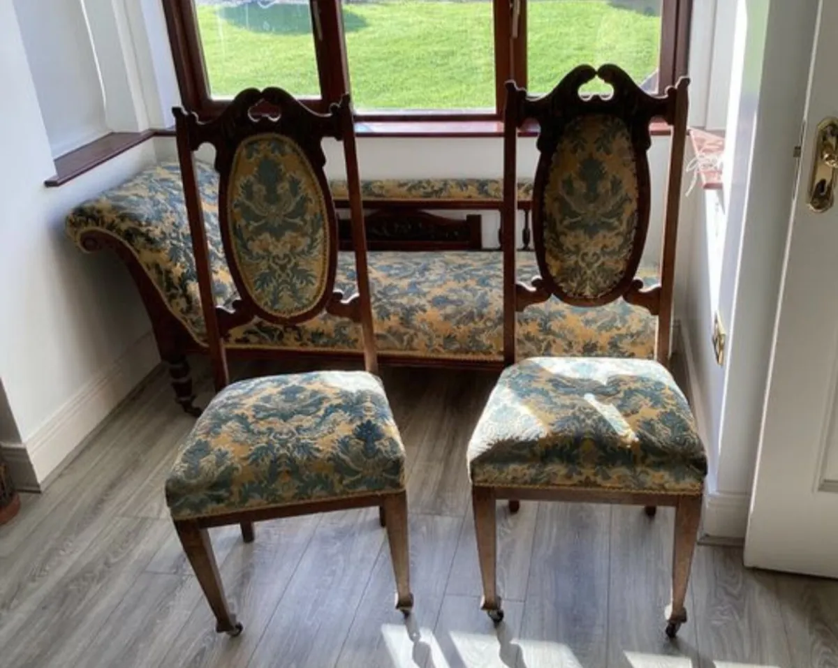 Antique 3-Piece Victorian Parlour Set  Chaise Long - Image 3