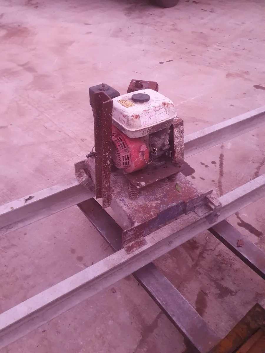 Power screed - Image 1