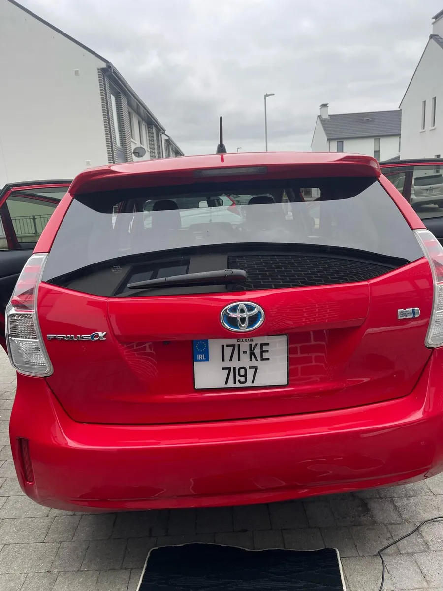 Toyota Prius 7 seater red - Image 2