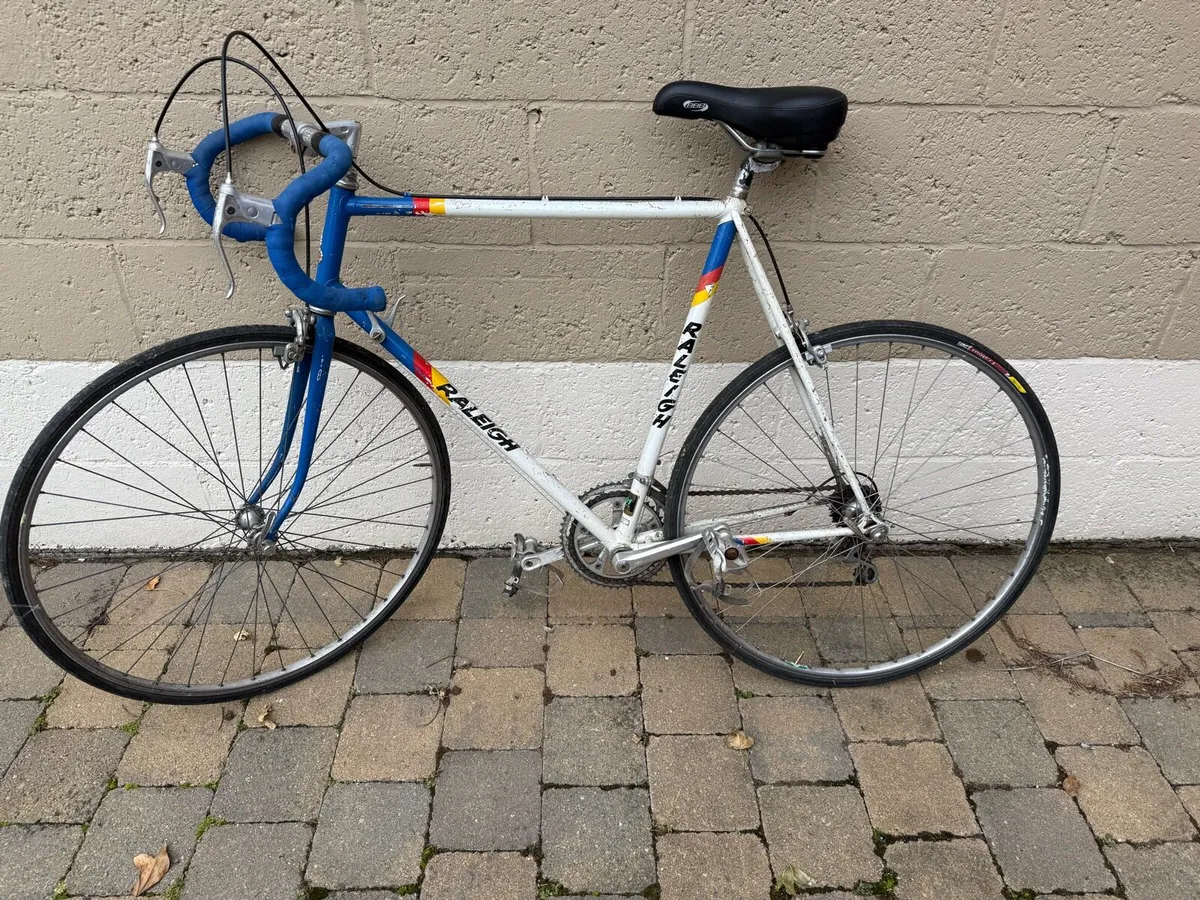 Vintage Raleigh Road bike - Image 2