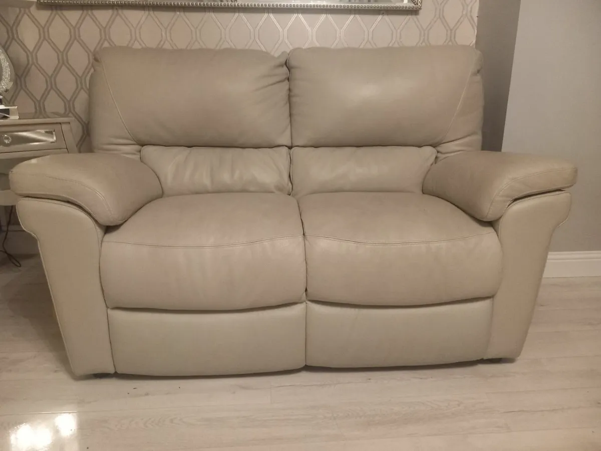 SOFA - Image 3