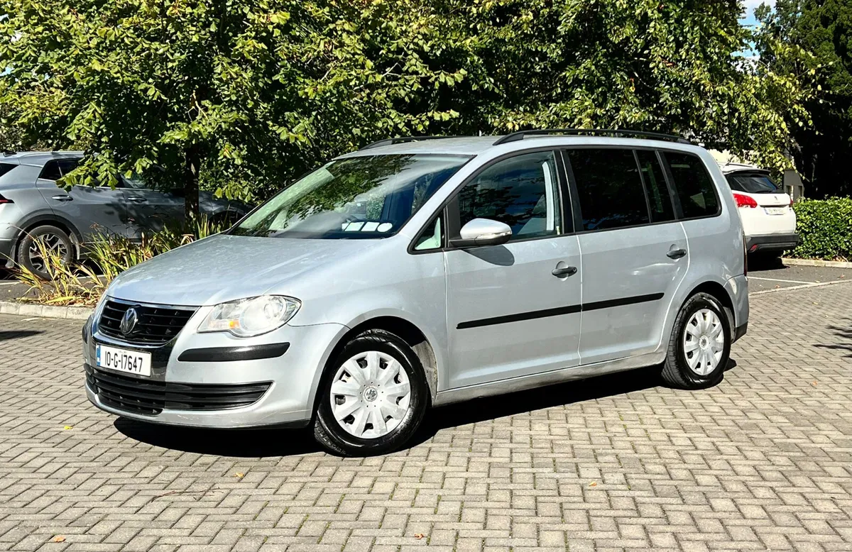 Volkswagen Touran 2010 1.9 TDI new nct 11/26 tax - Image 2