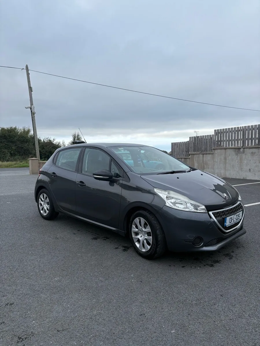 131 Peugeot 208 - Image 1