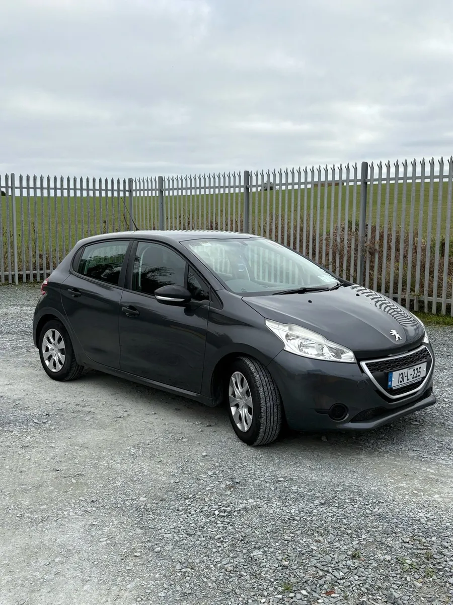 131 Peugeot 208 - Image 3