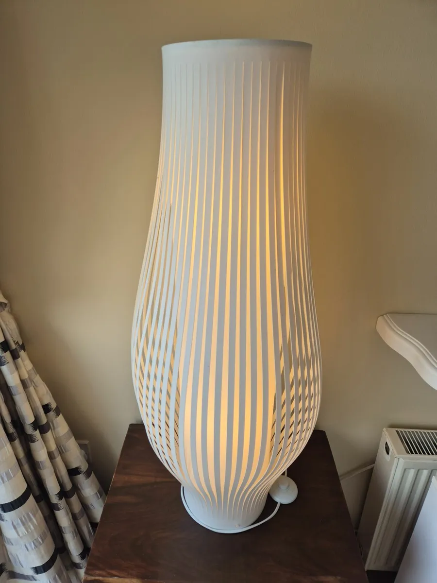 Table lamp