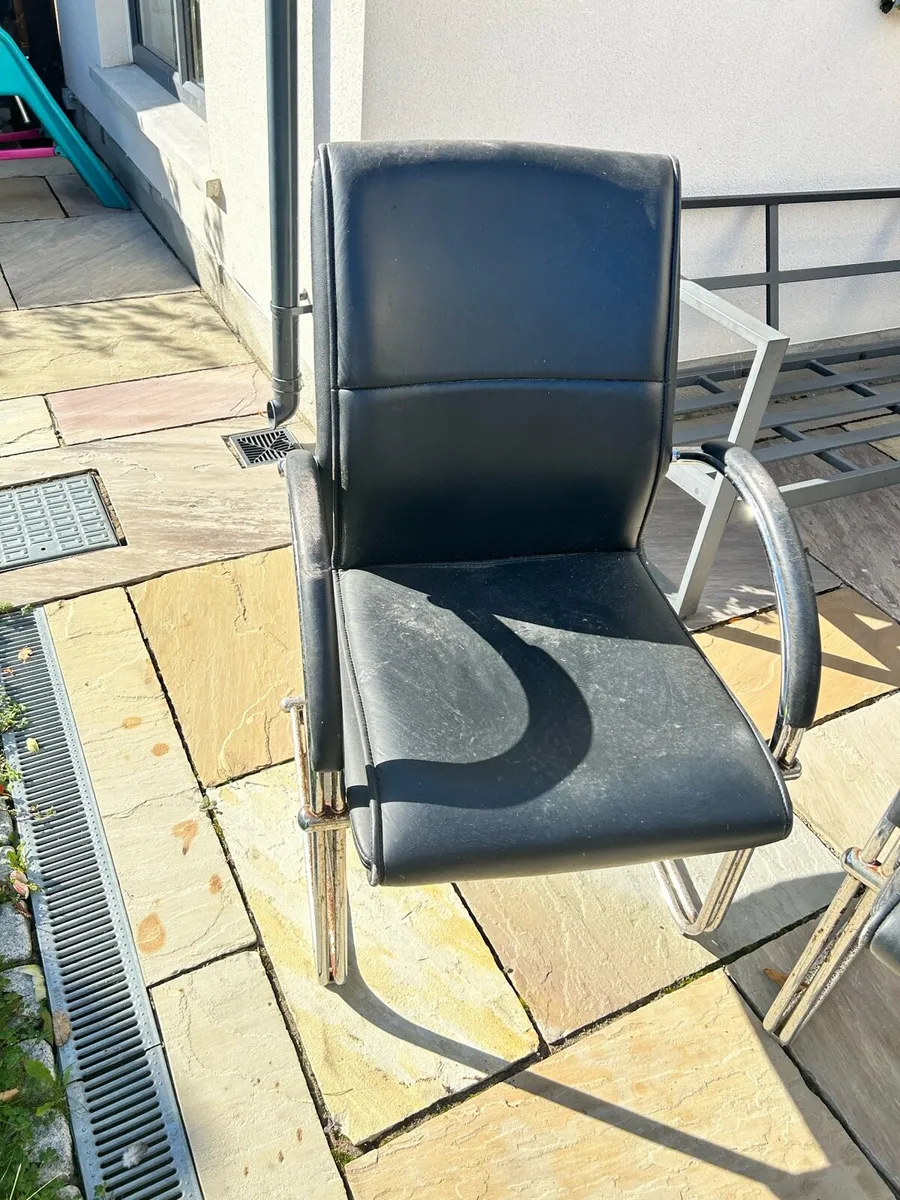 Leather chairs - Image 4