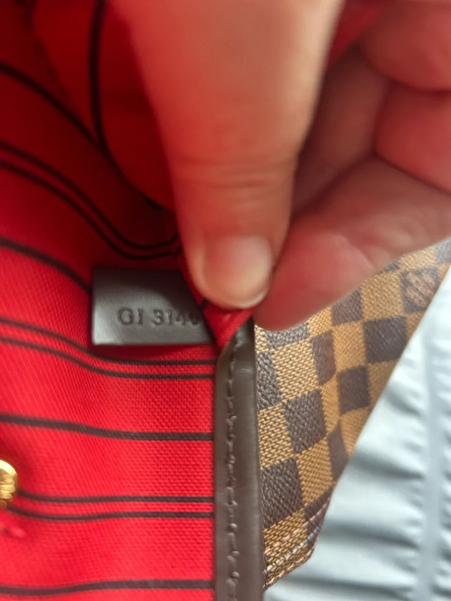 Louis Vuitton Neverfull - Image 4