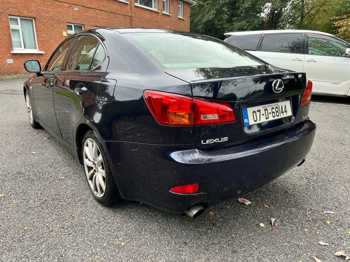 Lexus IS250 - Image 3