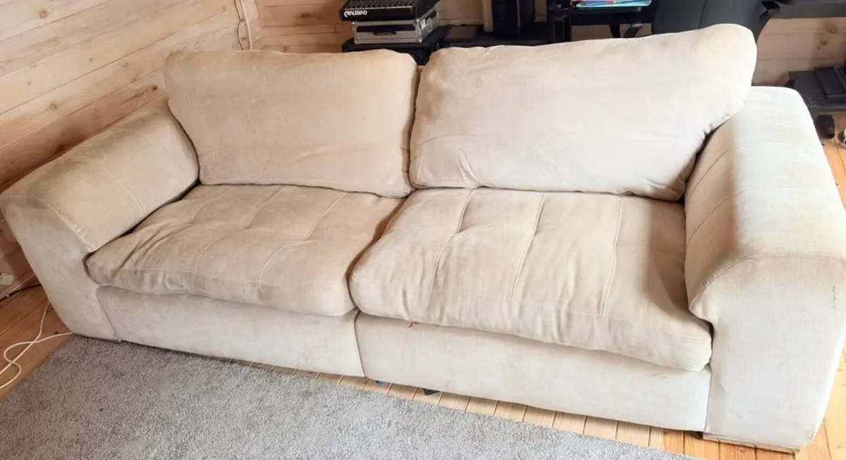 Couch - Image 2