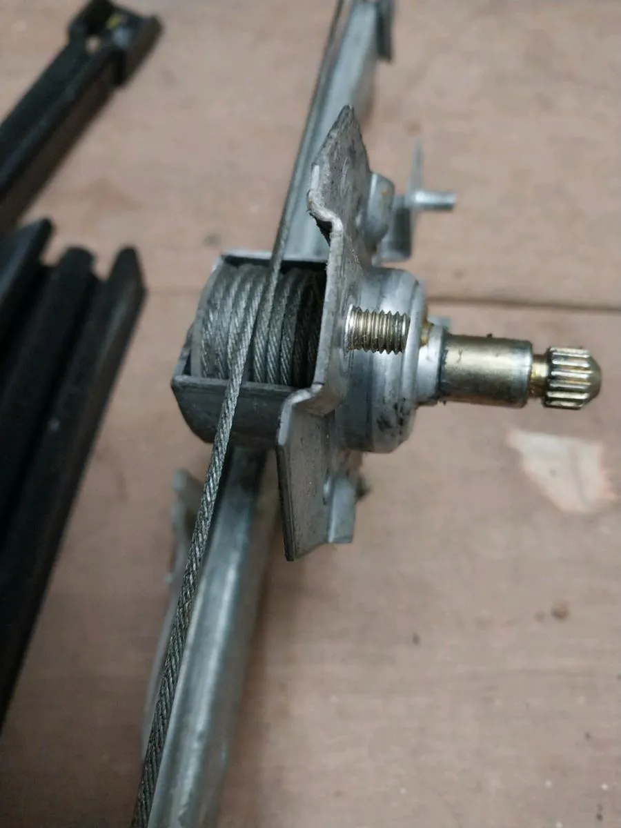 Fiat Ducato Cab Glass, regulators and light - Image 3