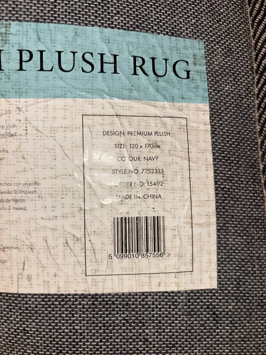 Navy Plush Rug 120 x 170cm - Image 2