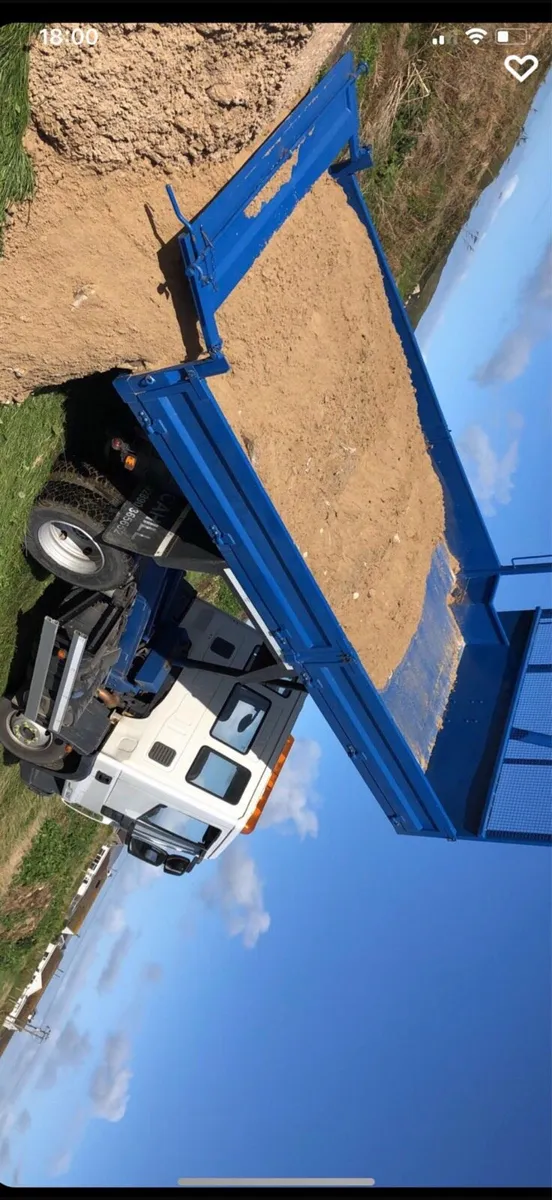 Iveco tipper - Image 2