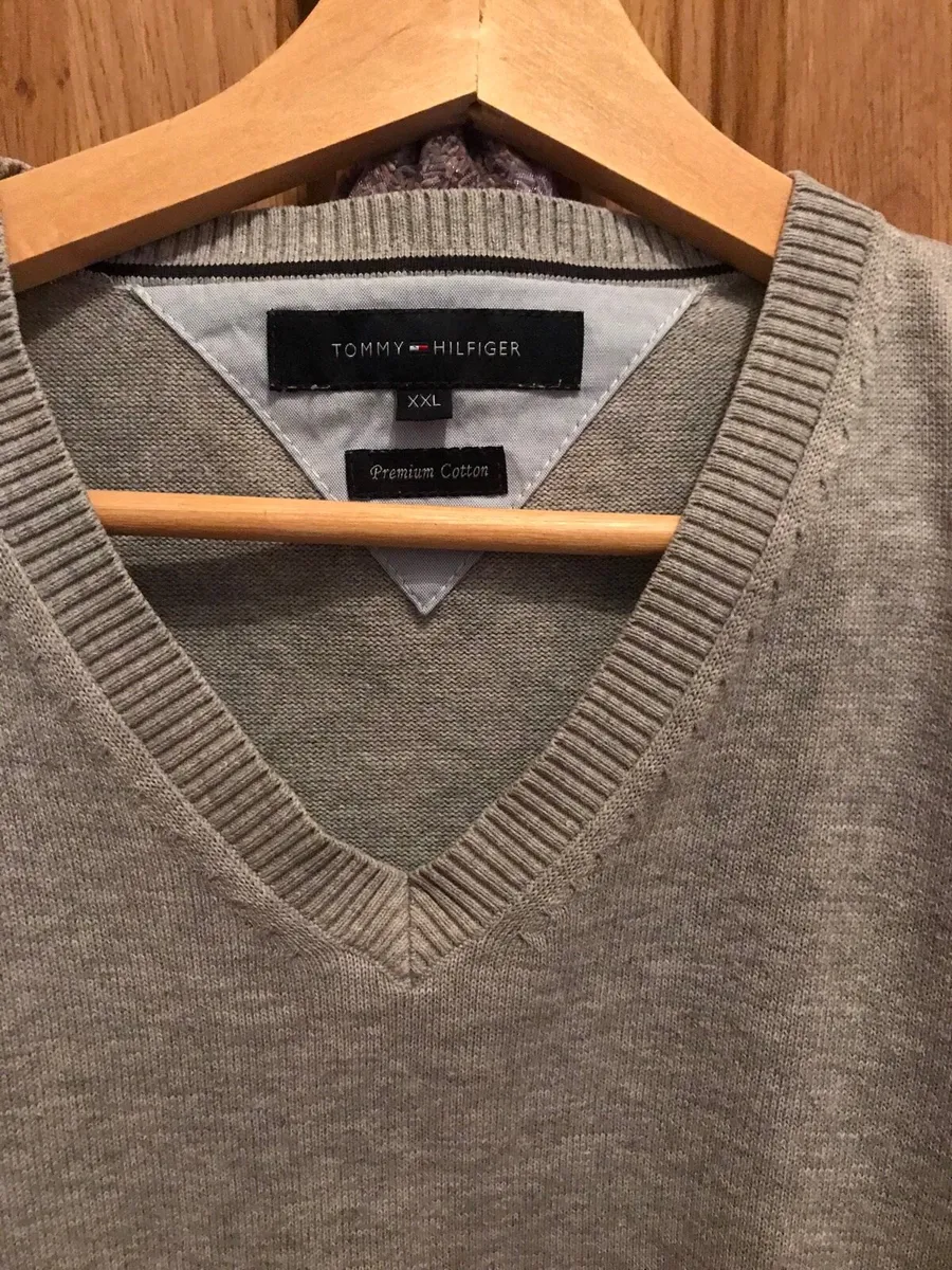 Tommy Hilfiger jumper - Image 1