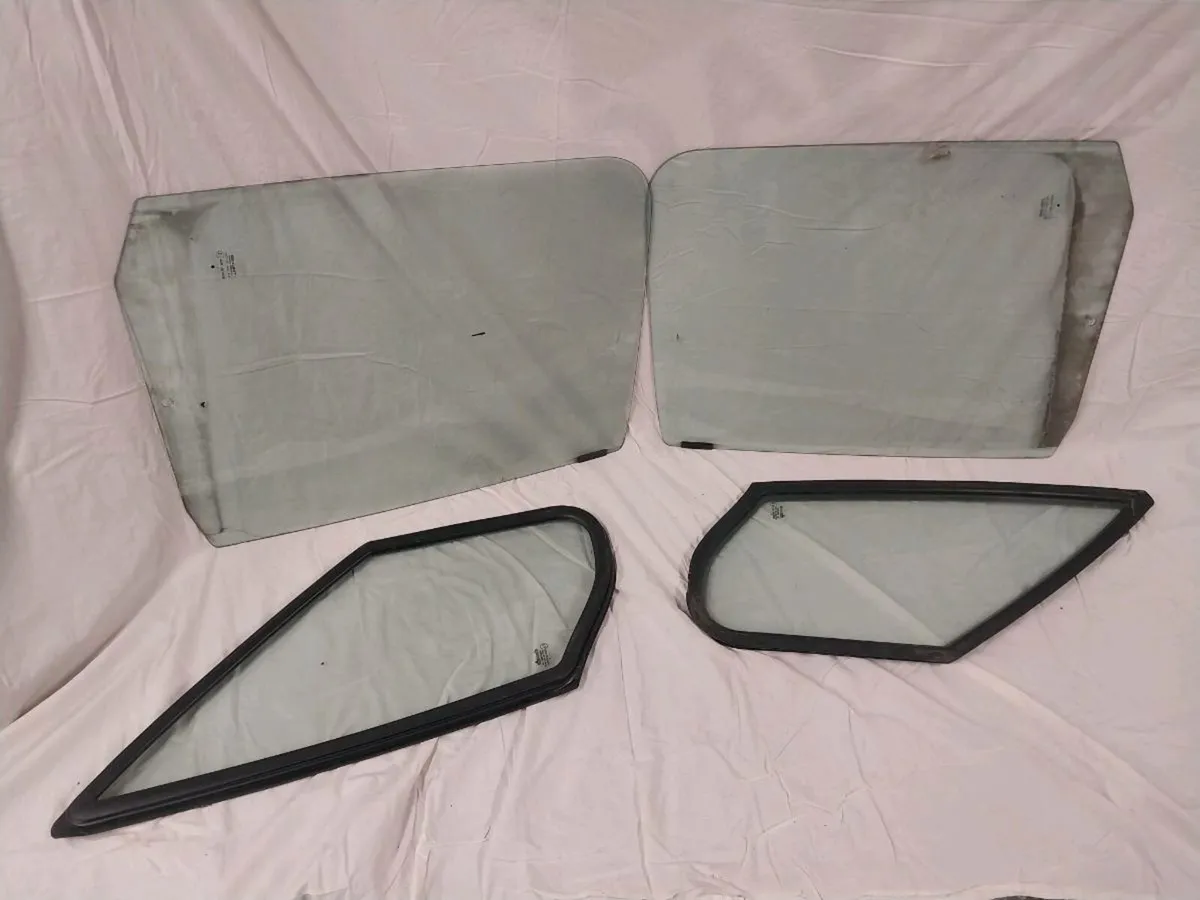 Fiat Ducato Cab Glass, regulators and light - Image 1