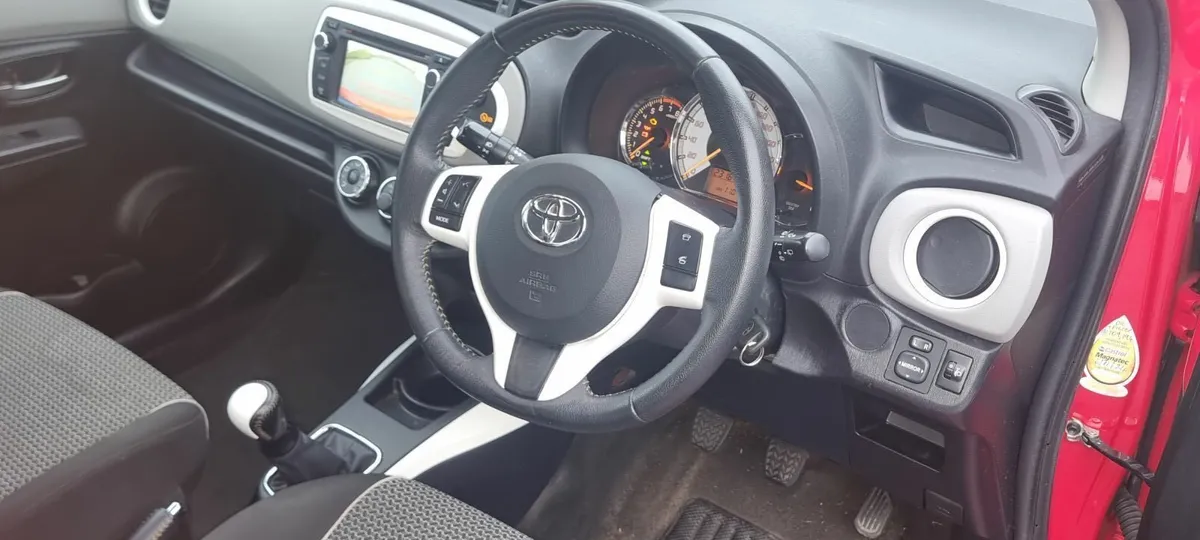 Toyota Yaris 1.0 SOL 4 door2014 - Image 4