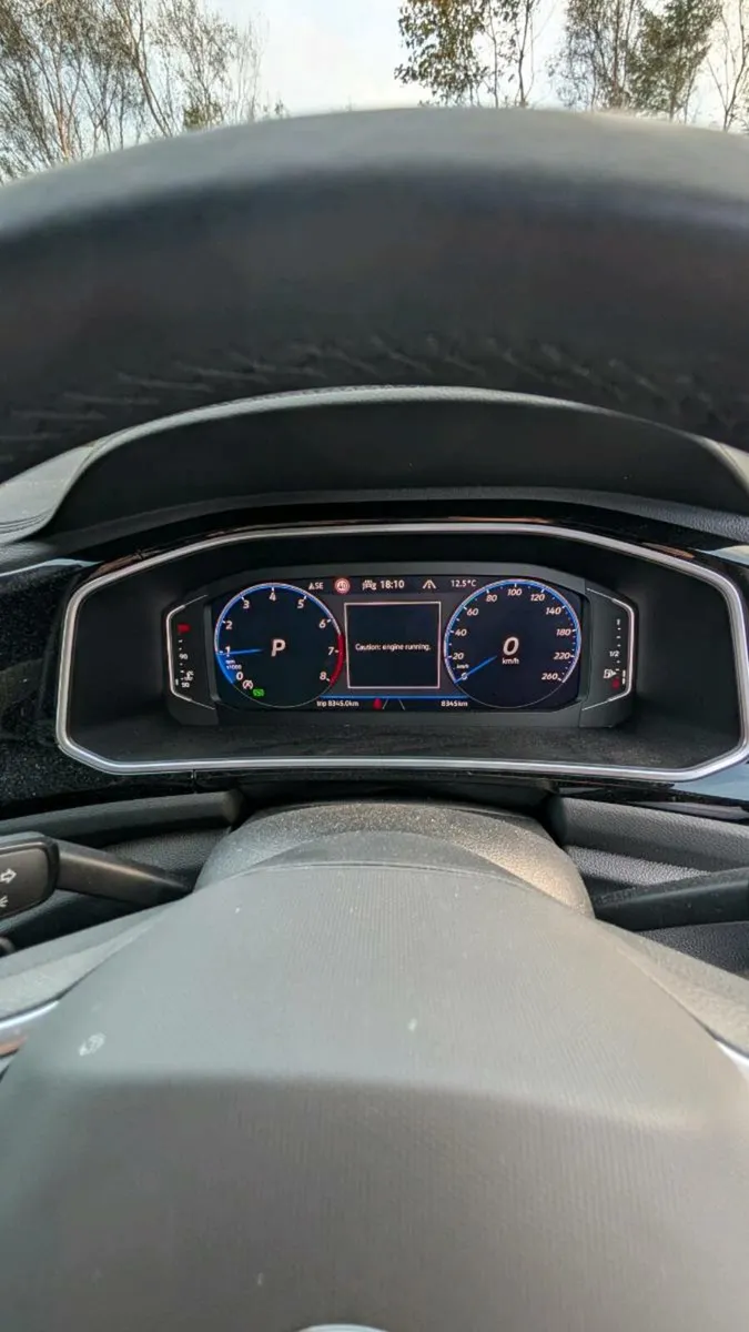 Volkswagen T-Roc - Image 4
