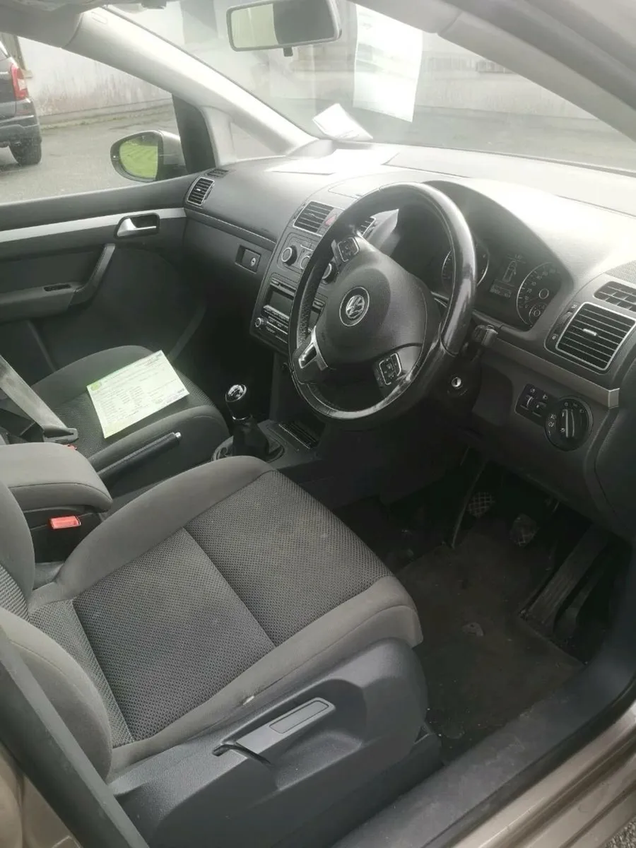 Volkswagen touran - Image 4