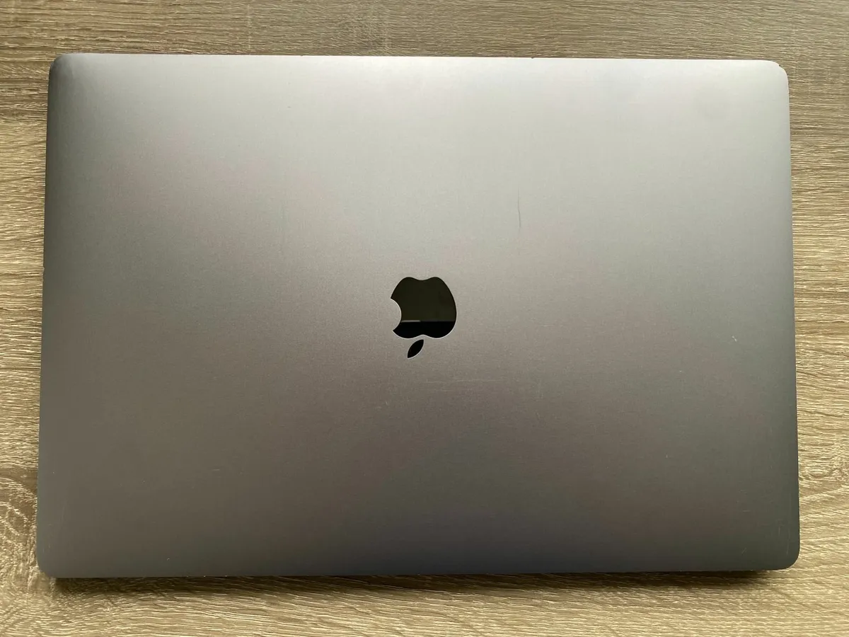 Apple MacBook Pro 16inch (2019) i9 | 32GB | 1TB - Image 2
