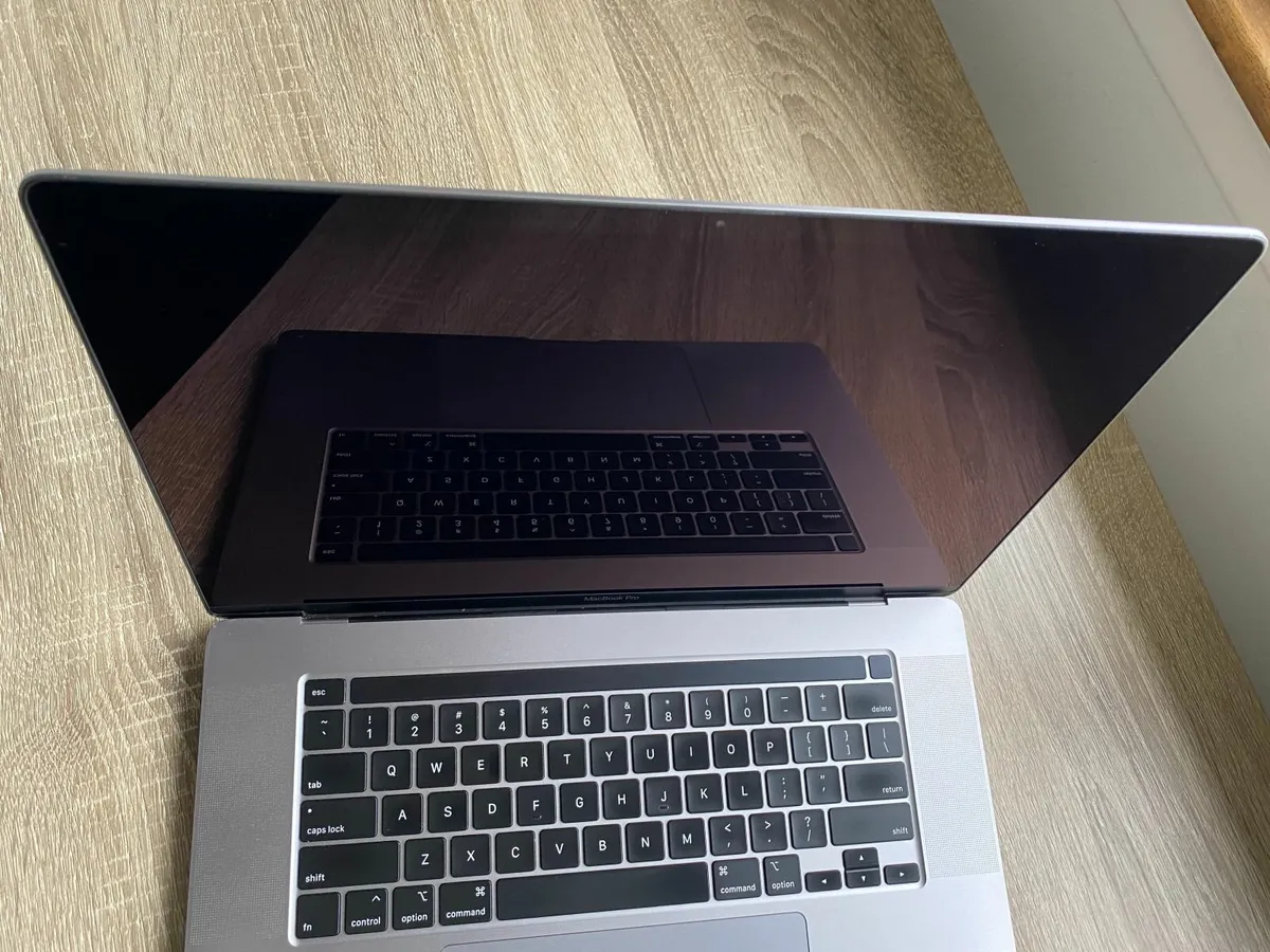Apple MacBook Pro 16inch (2019) i9 | 32GB | 1TB - Image 3