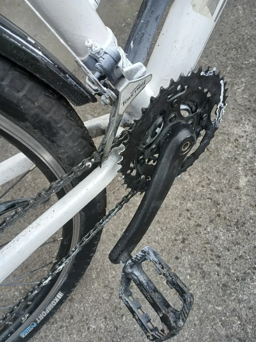 Carrera Axel  Hybrid bike - Image 4