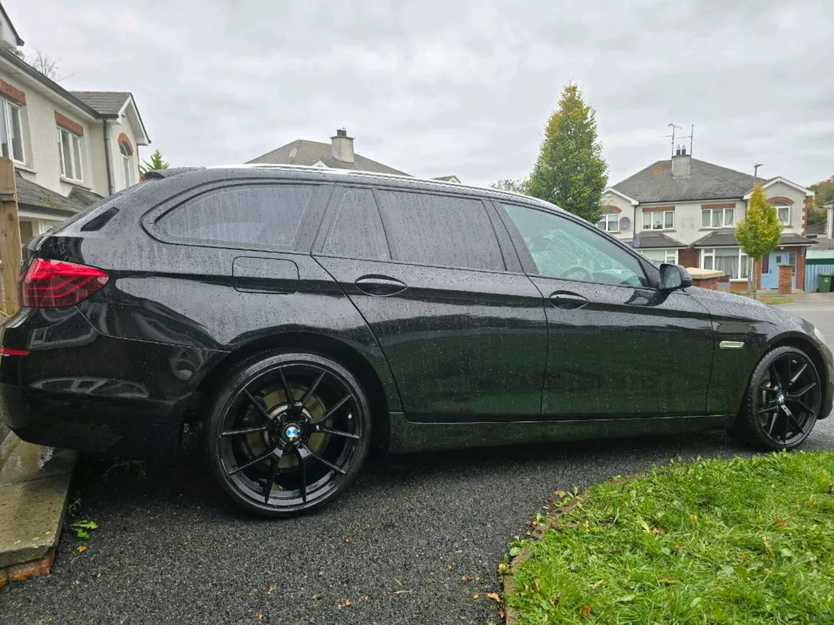 BMW 520d - Image 2