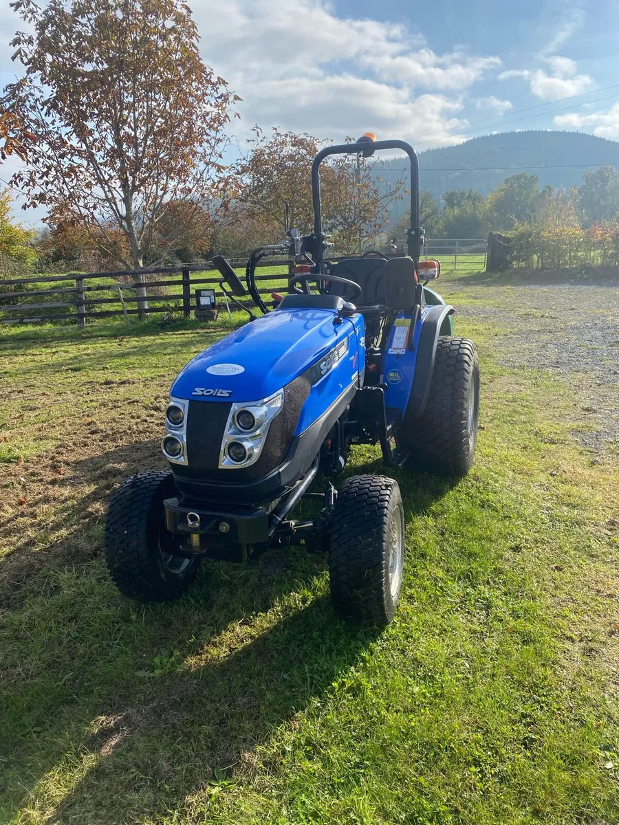 Compact tractor - Image 1