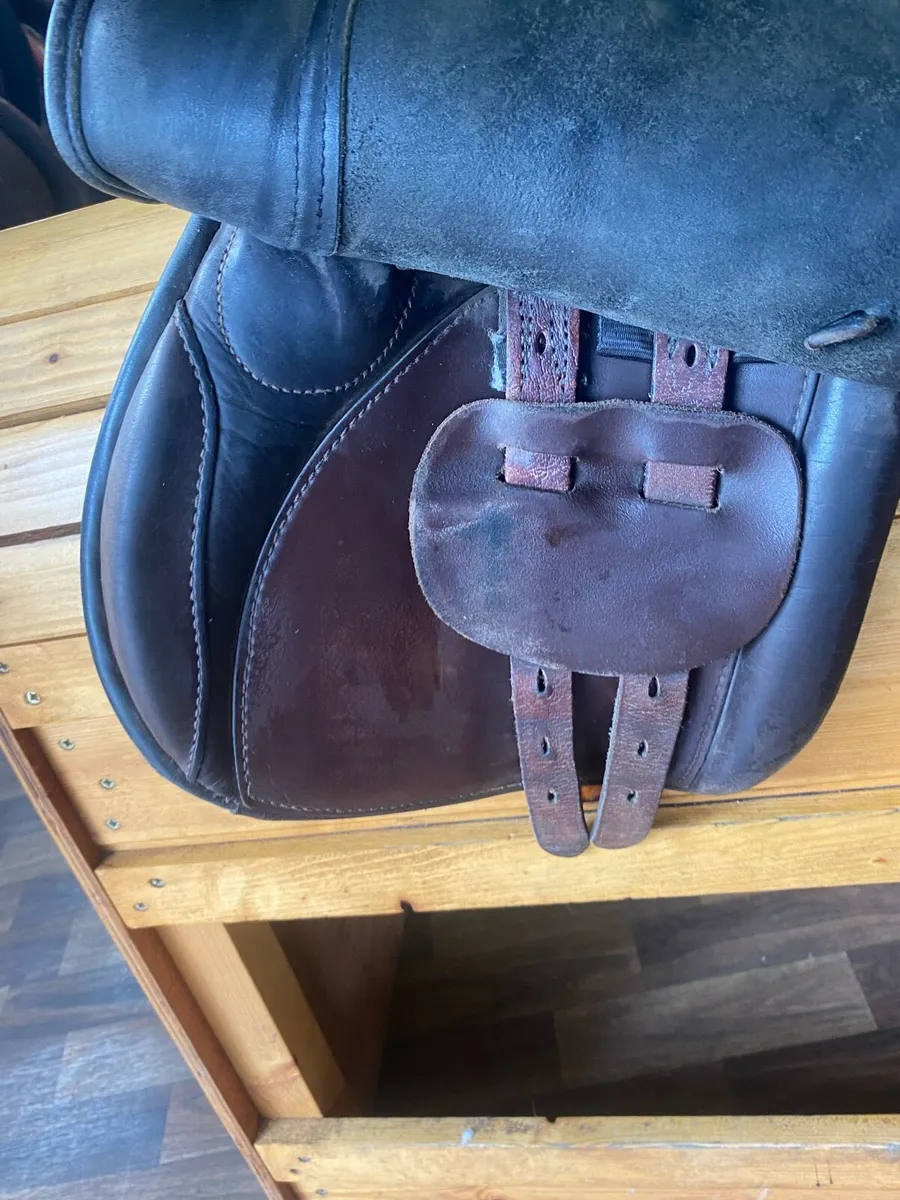 16.5 Berney brothers black Leather saddle - Image 2