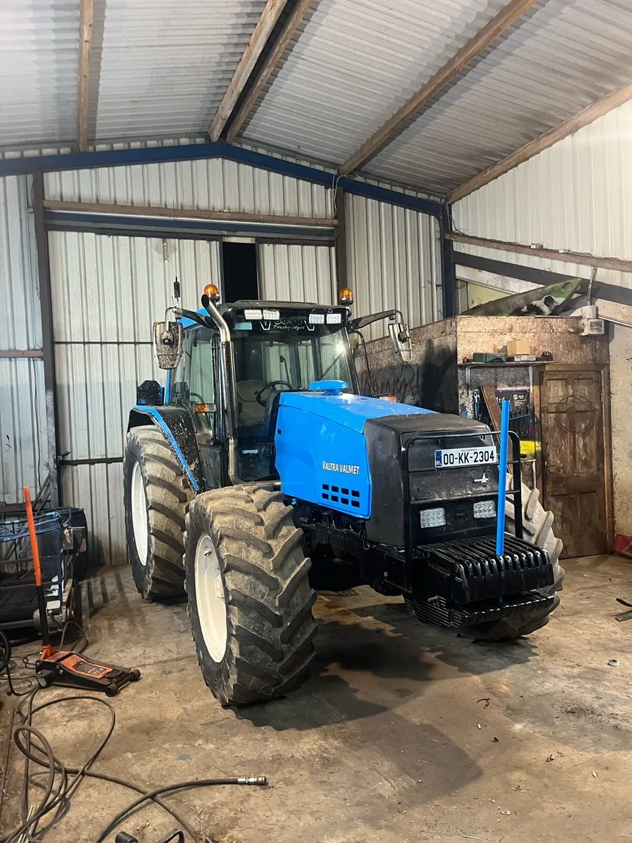 Valtra 8050 - Image 1