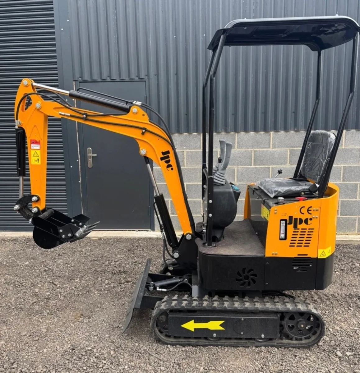 JPC unused mini digger Diesel - Image 1