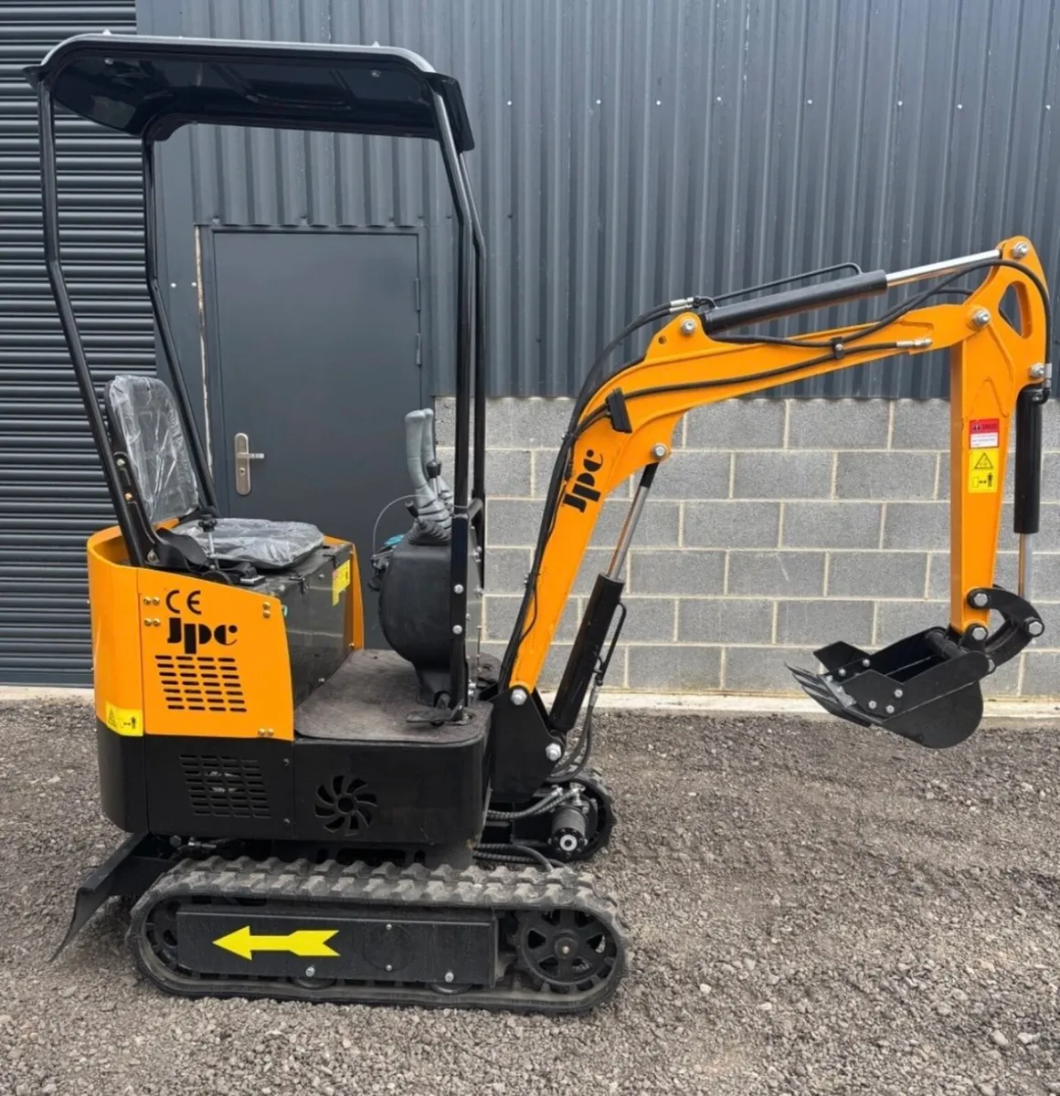 JPC unused mini digger Diesel - Image 4
