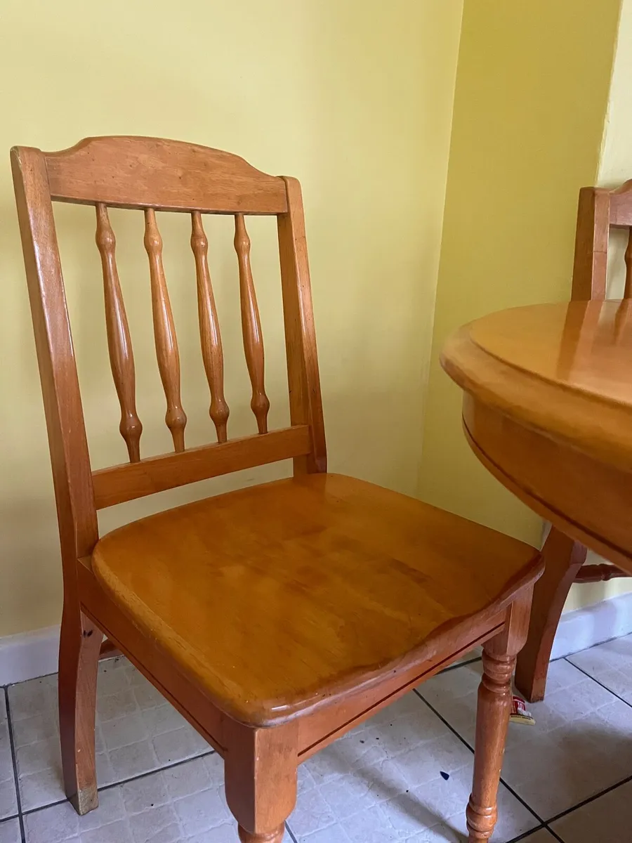 Dining table and chairs - Image 3