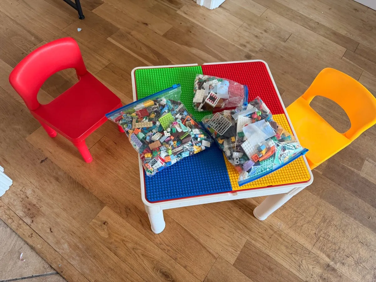 Lego table, chairs & Lego - Image 2