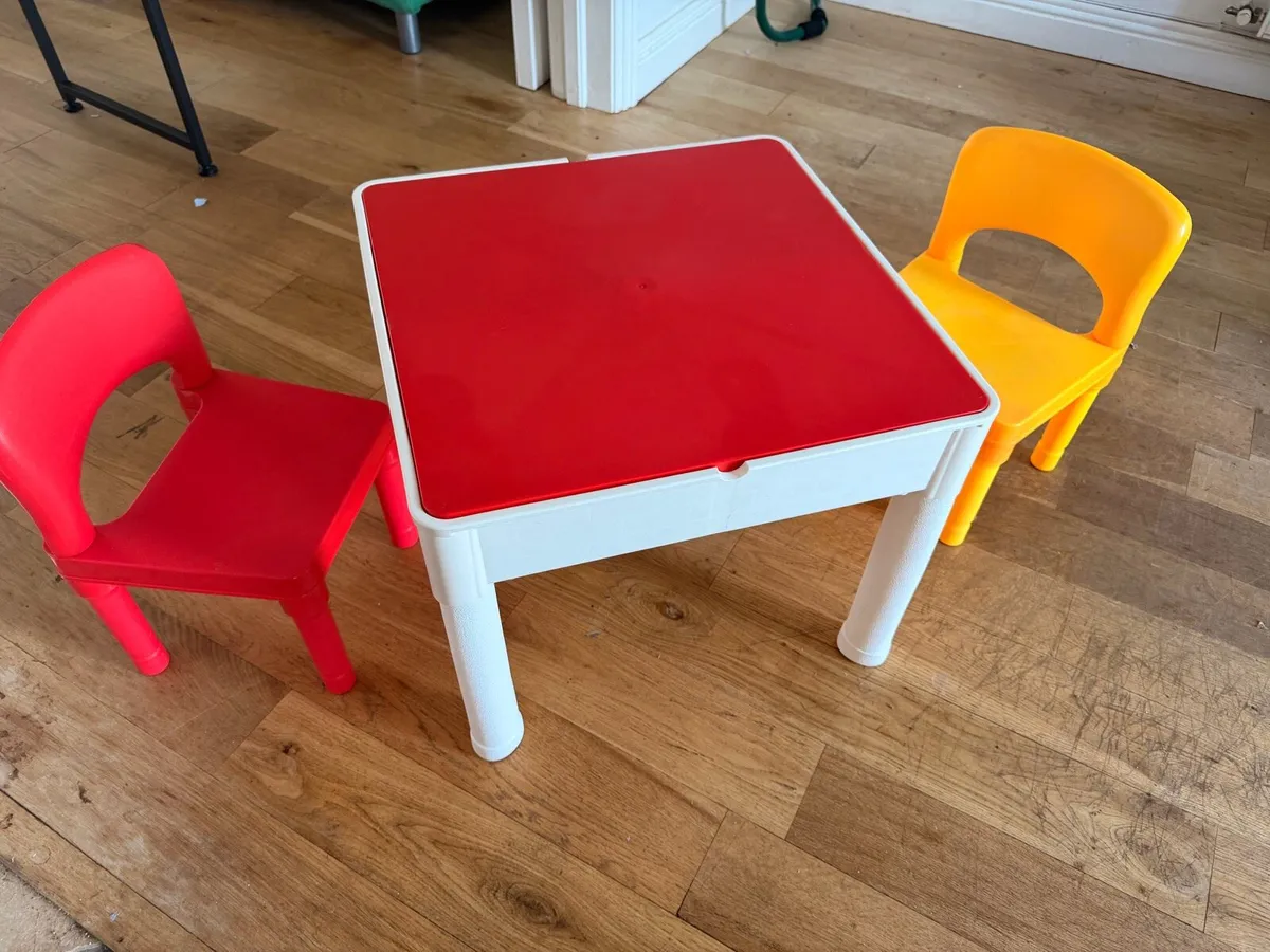 Lego table, chairs & Lego - Image 4