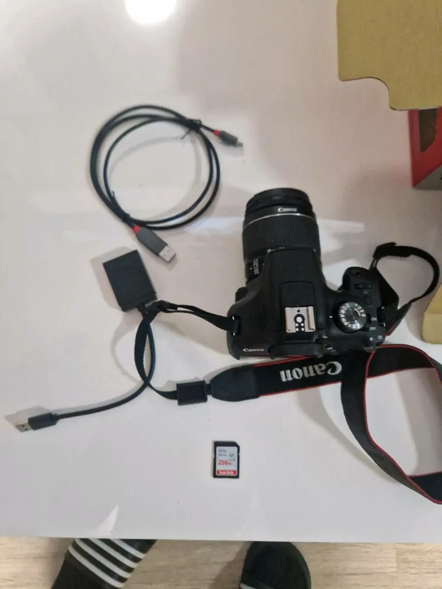 Canon eos 2000D - Image 1
